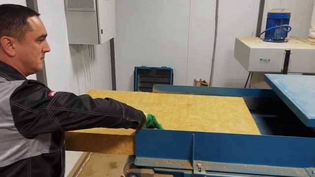 Pharm-engineering Нарезка утеплителя для производства стеновых панелей для чистых помещений