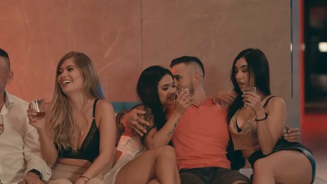 Mujeres, Dinero y Licor - Fernando Burbano (Video Oficial) смотреть онлайн