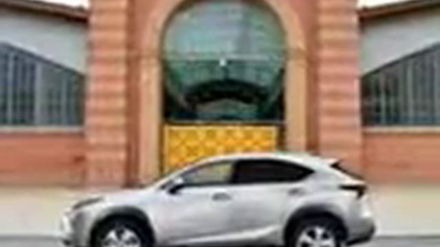 Lexus NX 300h смотреть онлайн