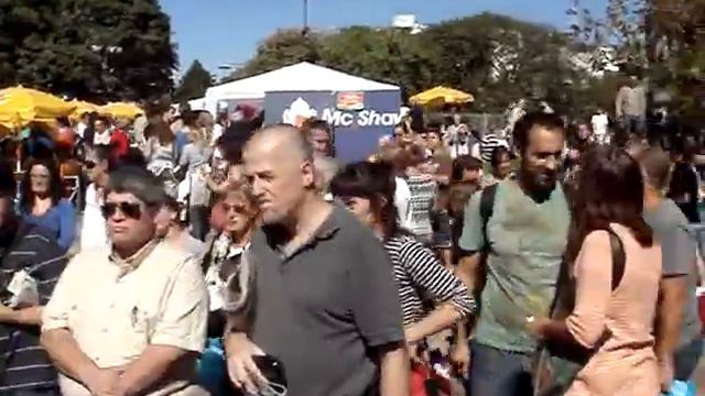 Klezmer en Pesaj Urbano de YOK смотреть онлайн