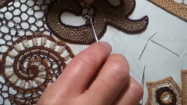 Как связать сеточку внутрь завиточка. смотреть онлайн