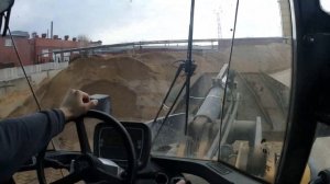 Работа на фронтальном погрузчике часть 2