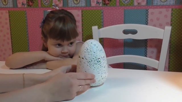 Открываем яйцо Hatching Pet EGG смотреть онлайн
