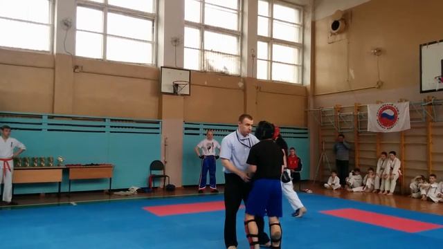 Соревнования кикбоксинг. Раунд 2 смотреть онлайн