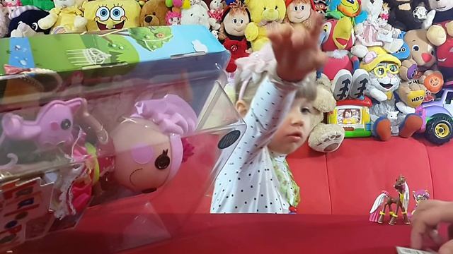 Мои подарки на Рождество. Кукла Лалалупси, сюрпризы с лошадками и т.д. смотреть онлайн