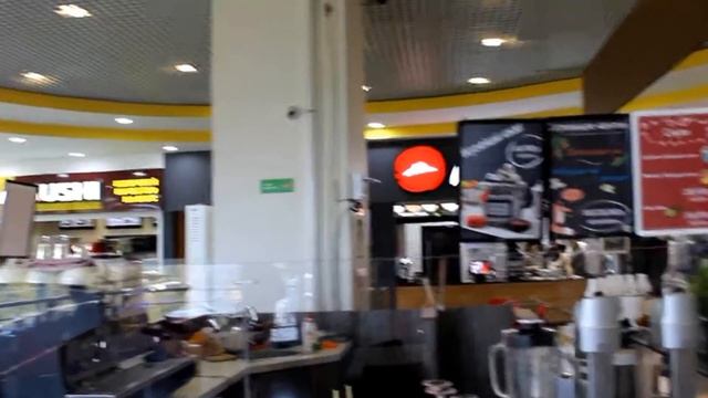 Торговый островок для продажи кофе с собой Gelatte Cafe в ТЦ Невский