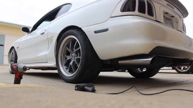 Rolling The Fenders To Tuck 305’S!!!!!! MEAT смотреть онлайн