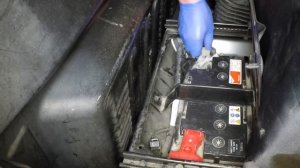 Ford Transit (2000 - 2006) - Replace the battery
