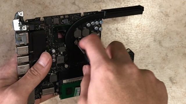 How To UPGRADE Your 2011 Macbook Pro to 2012! смотреть онлайн