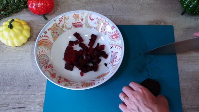 Необыкновенно вкусный САЛАТ из обычной СВЕКЛЫ! Съедят за минуту! Салат на каждый день и на праздник смотреть онлайн