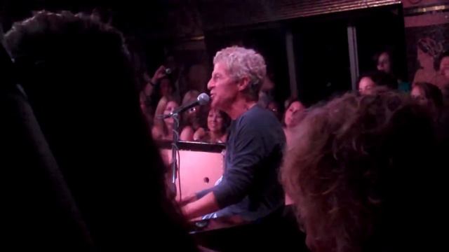 Kevin Cronin-piano bar-Rick Springfield Cruise 2010-"Keep On Lovin' You" смотреть онлайн