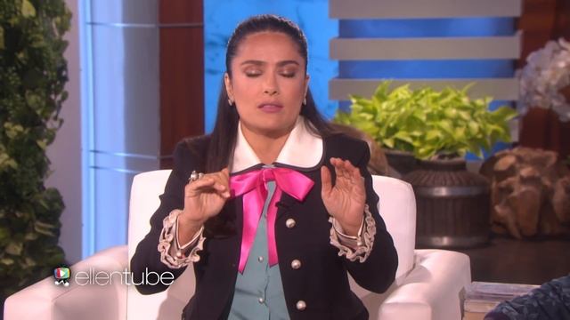 Salma Hayek's Dog Loves Cake! смотреть онлайн