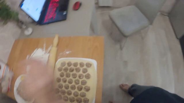 КАК ПРИГОТОВИТЬ ПЕЛЬМЕНИ ИЗ ГОВЯДИНЫ И УТИНОГО МЯСА смотреть онлайн