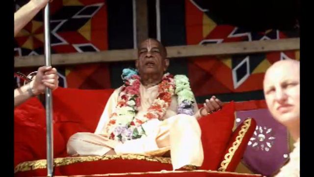 'Swamiji, initiate me' I immediately say 'You have to follow these 4 principles' - Prabhupada 0569 смотреть онлайн