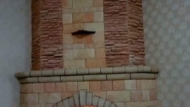 Камин угловой, отделан камнем. смотреть онлайн
