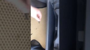 Снятие крышки вещевого ящика Лада Калина