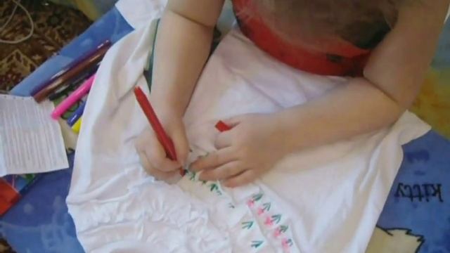 рисуем на футболке маркерами*draw on the shirt with markers смотреть онлайн