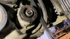 Замена подшипника кондиционера на Хендай Солярис.