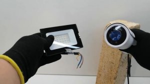 Как закрепить камеру и прожектор на ЖБ столбе с помощью кронштейнов IPAHD-STOLB. NORDZON.RU