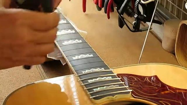Fret pressing on Gibson Firebird смотреть онлайн