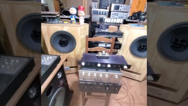 ALTEC 605 B STUDIO MONITOR & PIONEER PLC 590 TURNTABLE & MARK LEVINSON JC2 "GINO SOCCIO" смотреть онлайн