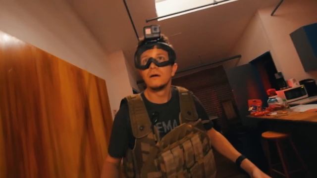 Airsoft Hide & Seek with Thermal Camera смотреть онлайн