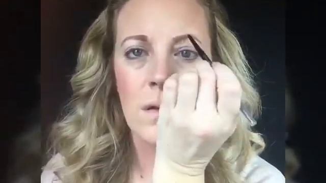 Younique BB CREAM AND CONCEALER смотреть онлайн