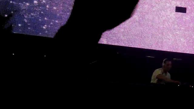 Tiesto @ SOLAR SUMMER FESTIVAL 2011 - Cacao Beach - 02 - Zero 76 смотреть онлайн