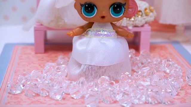 НЕВЕСТА ЛОЛ в салоне красоты. Новое ПЛАТЬЕ и стиль куклы лол сюрприз. Мультик LOL surprise смотреть онлайн