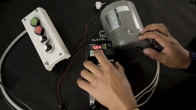 Variador De Frecuencia Hitachi WJ200 SJ200 L200 Como Conectar Configurar O Programar Omron Toshiba