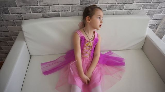 Child speaks! УСТАМИ МЛАДЕНЦА! Что такое 8 марта?... ❤Veronika Romanovna смотреть онлайн