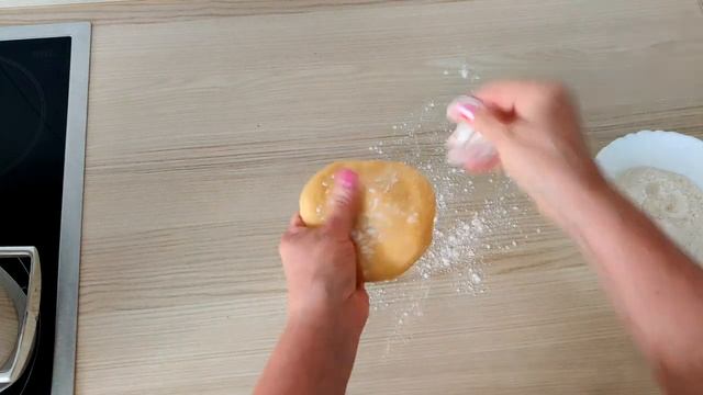 Лапша домашняя яичная с курицей* смотреть онлайн