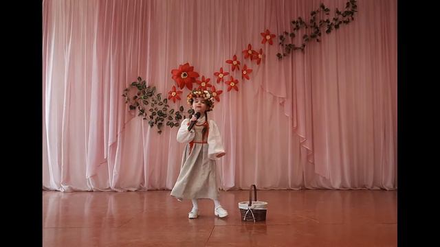 Ячковская Эмилия  (7 лет)   Русская народная песня  