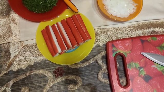 Крабовый салат с рисом??? смотреть онлайн