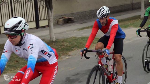 Коля играет в догонялки, Артур и Юстан оставляют всех далеко позади смотреть онлайн