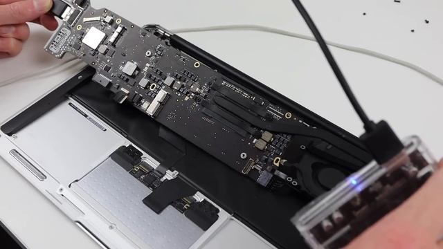 15 FREE MacBooks - School Tossed them out! - Lets fix them! смотреть онлайн