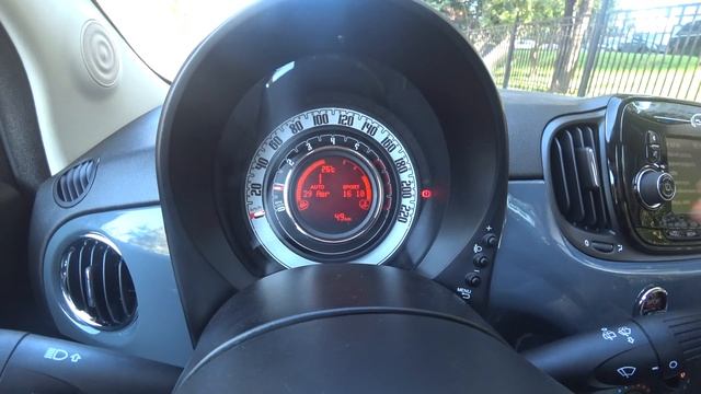 Fiat 500 2019 - куда жать-то? (каршеринг Москва Делимобиль) смотреть онлайн
