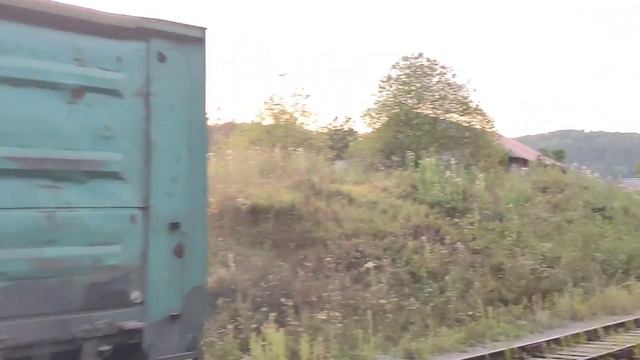 ПОЙМАЛИ! Окрестности ст. Куса, ЮУЖД, ЧМЭ3-4008 с полувагонами, сентябрь 2022 года /ЗУЖД/ смотреть онлайн