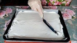 Меренговый рулет. Нежнейший десерт.