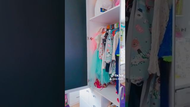 Тик ток. Милана убирает вещи. смотреть онлайн