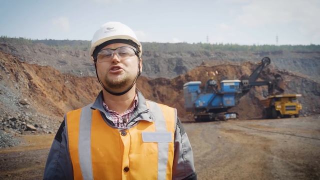 Большой ЭКСКАВАТОР в карьере || как добывают железо расскажу @paramynut смотреть онлайн