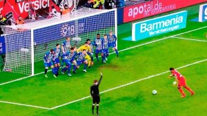 10 СЛУЧАЙНЫХ и РЕДКИХ голов в футболе