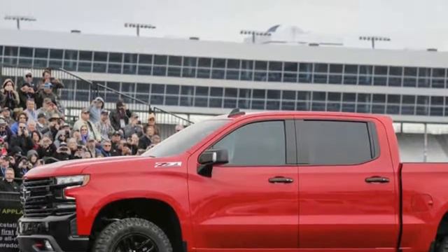 Watch Now !!! 2019 Chevy Silverado What's Hiding Beneath The Skin смотреть онлайн