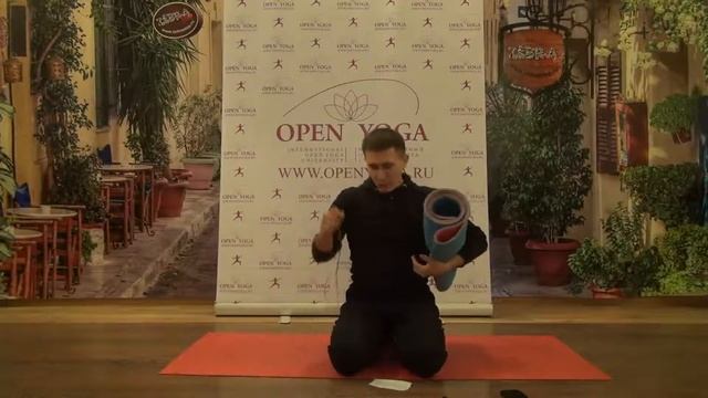 Лайфхак. Как свернуть коврик от йоги. смотреть онлайн