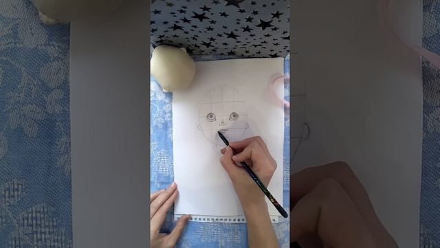 Как нарисовать лицо карандашом. Лицо текстильной куклы на бумаге. смотреть онлайн