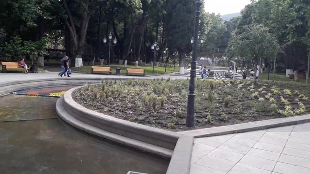 გასეირნება / გიორგი ლეონიძის ბაღი Тбилиси 2019 / Прогулка / Сквер им. Георгия Леонидзе смотреть онлайн
