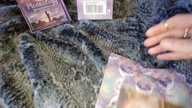 moonology manifestation oracle deck unboxing g and reading смотреть онлайн