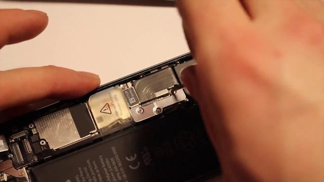 Как заменить аккумулятор в iPhone 5/5s/5с/SE + советы по выбору аккумулятора. смотреть онлайн