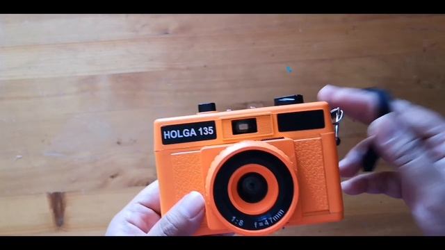 Lomography : Holga 135 Film Camera Overview and Photos смотреть онлайн