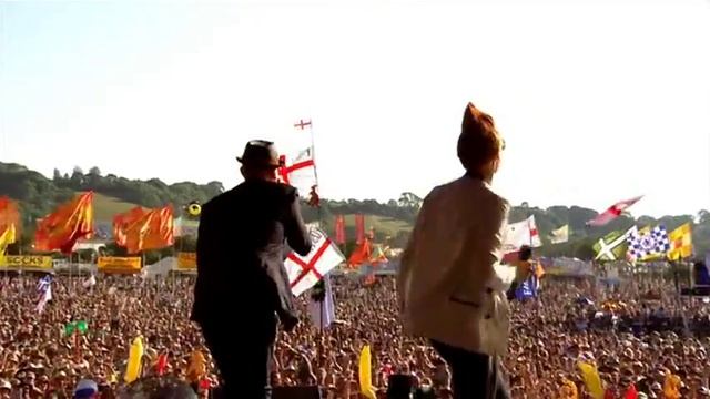 La Roux Live @t Glastonbury Festival (FULL HD) смотреть онлайн